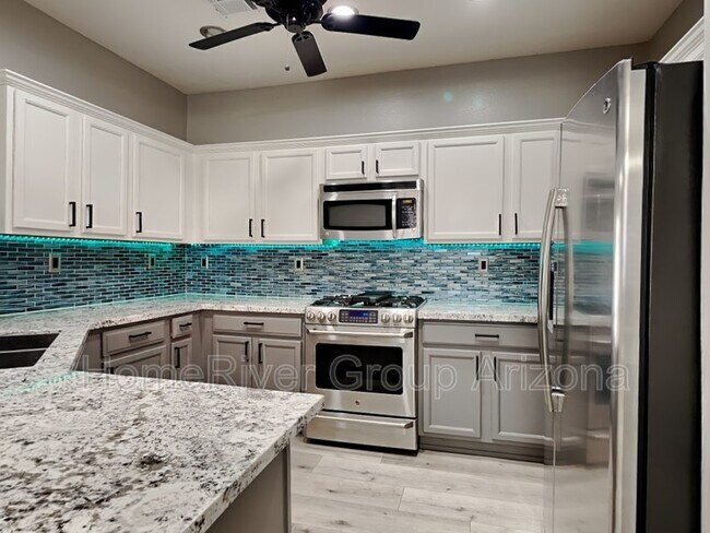 Foto del edificio - 39916 N River Bend Rd