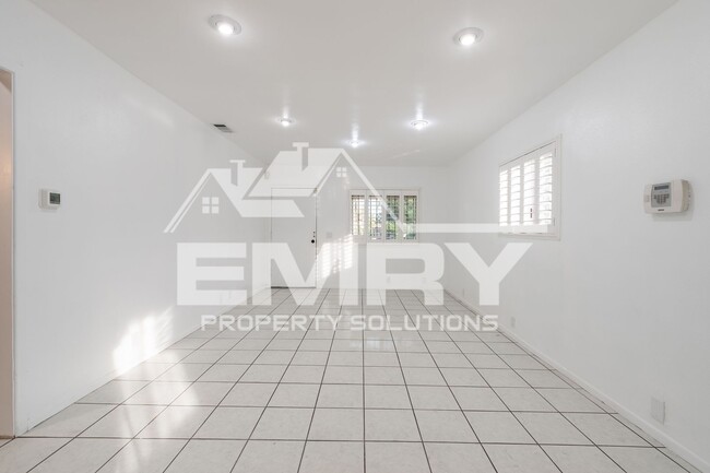 Foto del edificio - 6221 Fishburn Ave