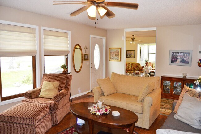 Foto del edificio - West Gate Area | Furnished | House