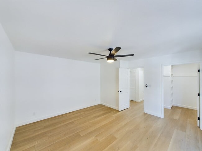 Interior Photo - 419 W 4th Ave