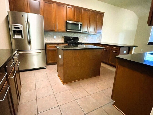 Building Photo - 1014 Spring Lakes Haven