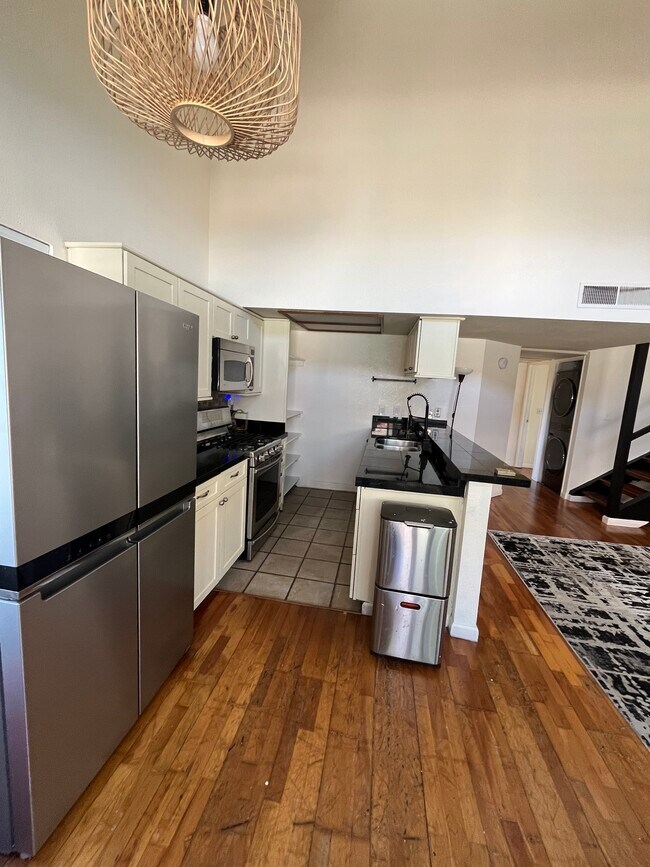 Foto del edificio - 15946 Vanowen St