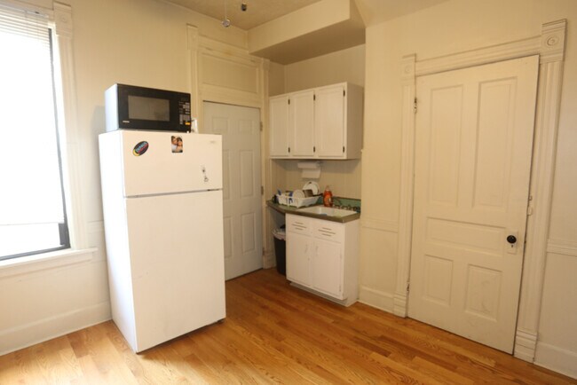 Building Photo - 1113 W Patterson Ave