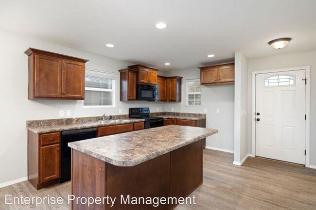 Building Photo - 3 br, 2 bath House - 838 S Waco Ave
