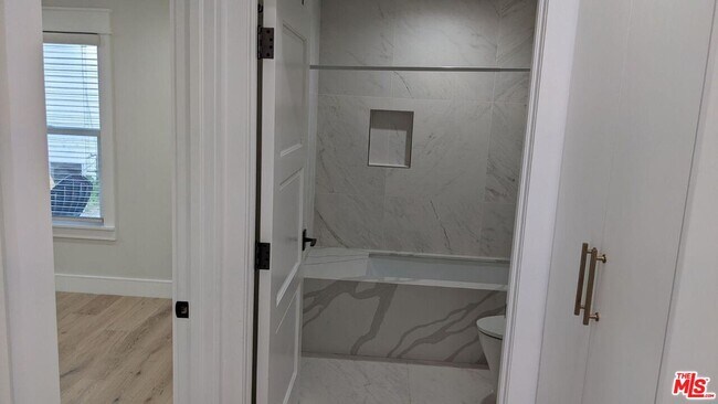 Foto del edificio - 3677 3rd Ave