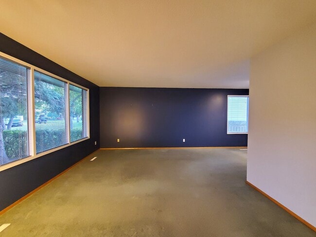 Building Photo - 5104 Fourier Dr SE