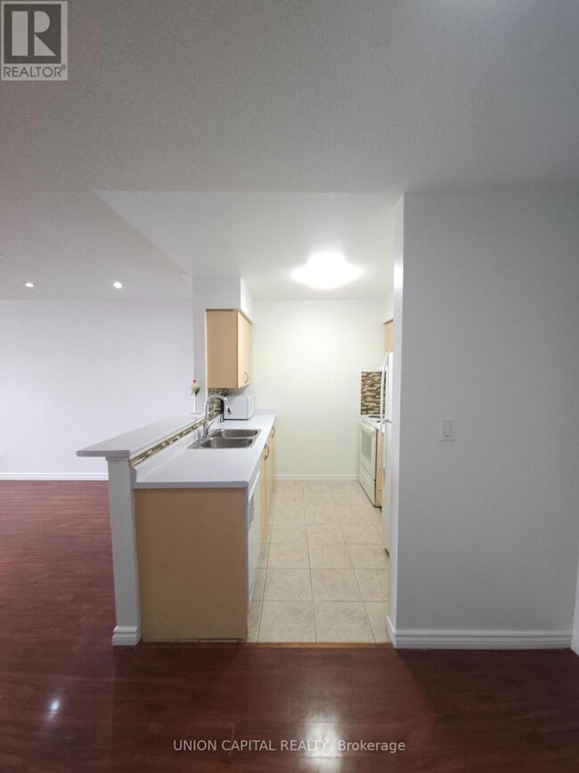 Building Photo - 105 Sunrise Dr