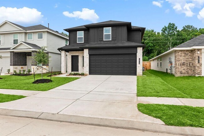 Building Photo - 16718 Paintbrush Holw Ln