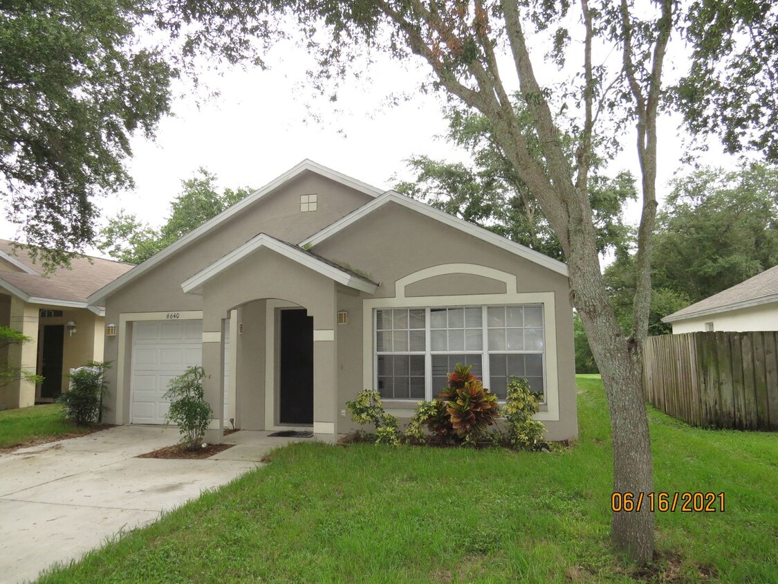 Primary Photo - 2 BEDROOM 2 BATHROOM 1 CAR GARAGE IN BLOOM...