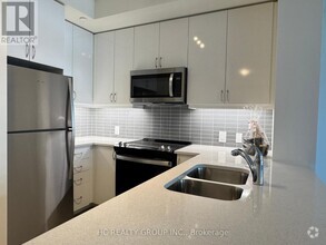 Building Photo - 4955-4955 Yonge St