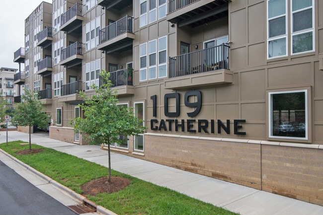 Building Photo - Catherine 36