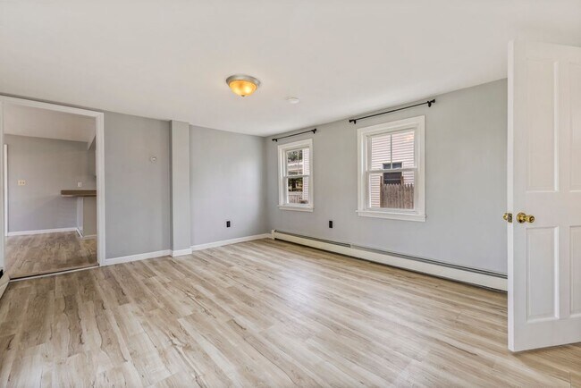 Foto del edificio - 83 Richardson St