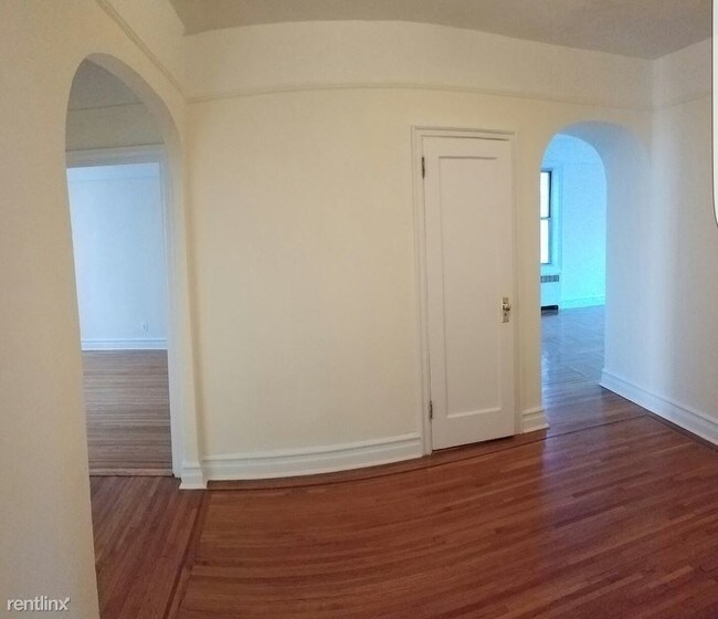 Foto del edificio - 9269 Shore Rd