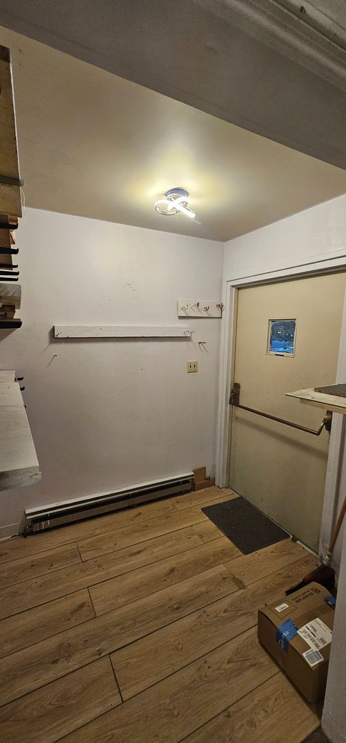 Building Photo - 882 Locust Dr