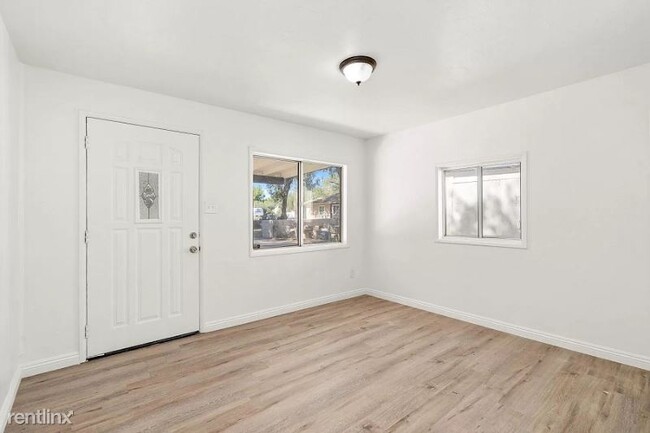 Building Photo - 2 br, 1 bath House - 2441 Harrison St