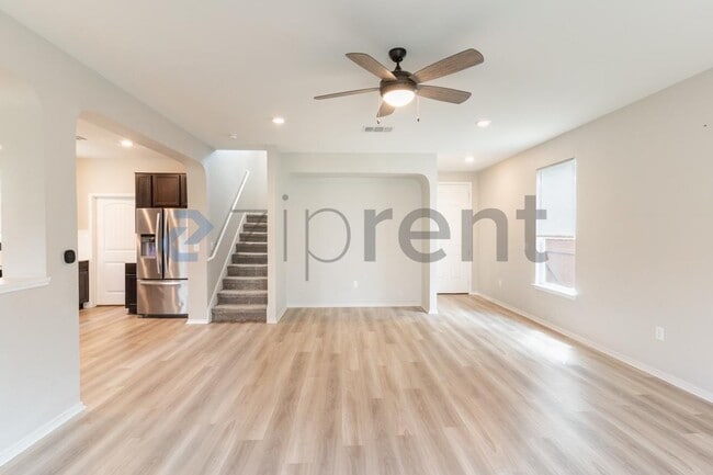 Foto del edificio - 6420 Carriage Pines Dr