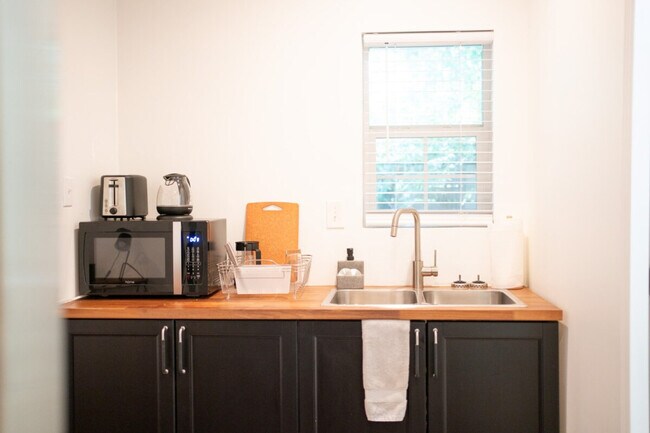 Foto del edificio - 1506 Kenwood Ave