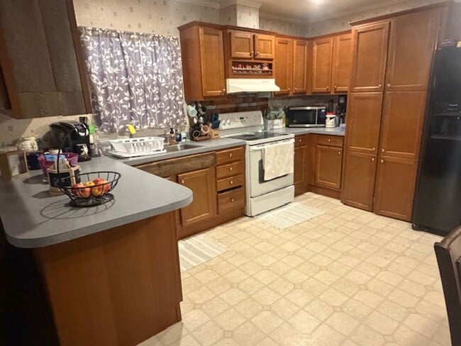 Building Photo - NEW RENTAL LISTING - NO HUD NO SECTION 8