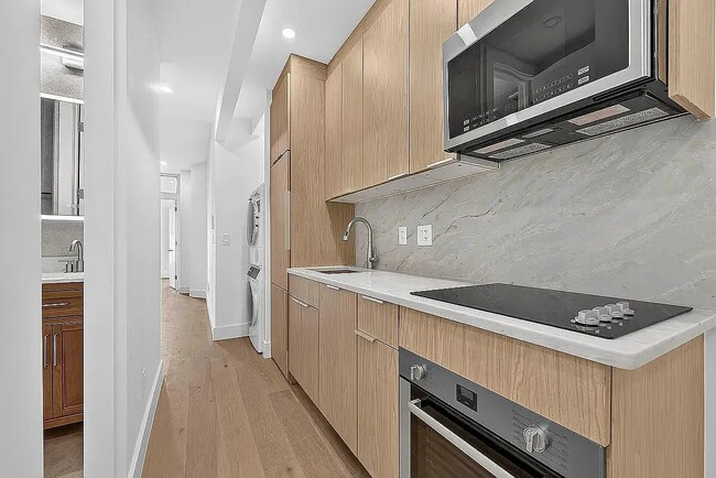 Foto del edificio - 205 Eighth Avenue