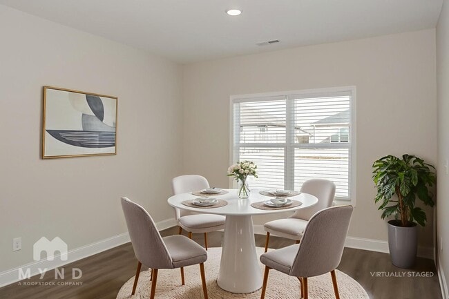 Building Photo - 221 Pine Is Ave