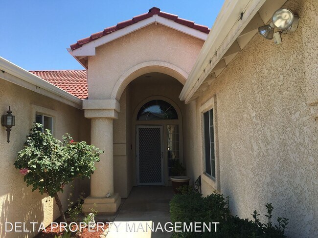 Foto del edificio - 3 br, 2 bath House - 3444 N Ellendale Avenue