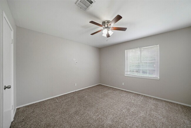 Foto del edificio - 643 Ames St