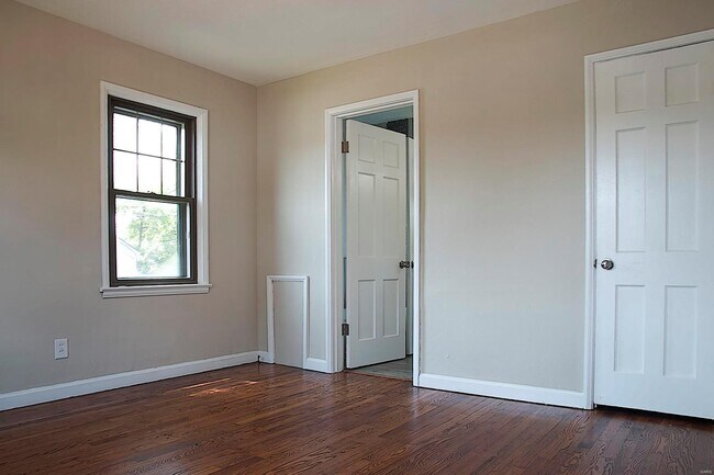 Building Photo - 5309 Kirkland Dr