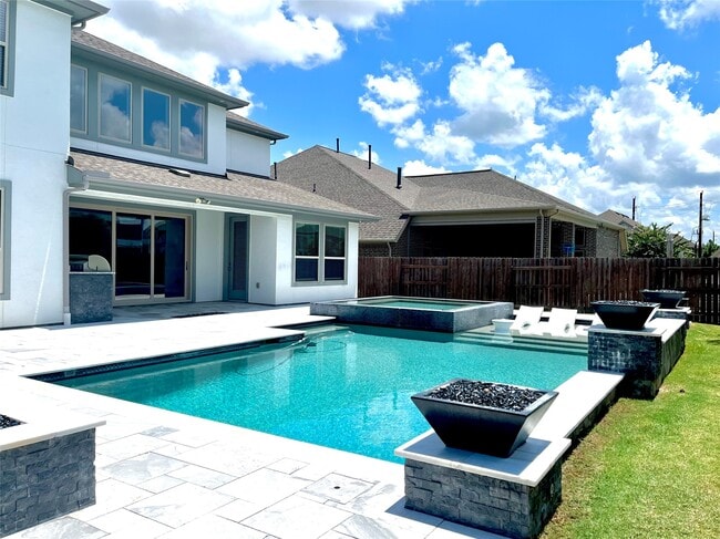 Building Photo - 23707 Montclair Forest Trl