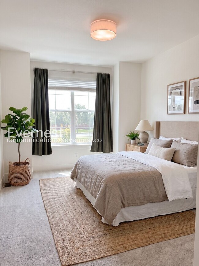 Foto del edificio - 3 Bed/2.5 Bath Town Home with Garage / Available Now!