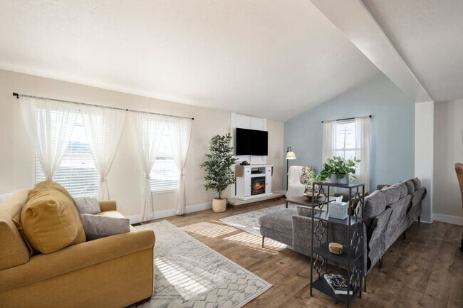 Foto del edificio - 515 Hawks Blvd