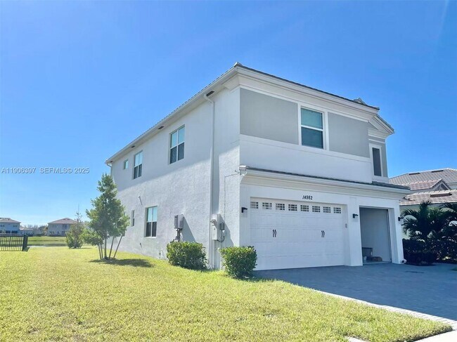 Foto del edificio - 14982 RedCove Pl