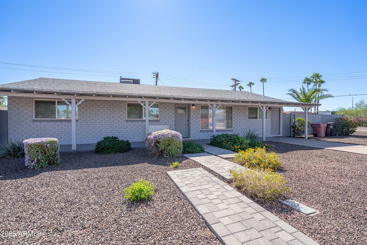 Foto principal - 7405 E Almeria Rd