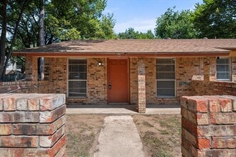 Building Photo - 1803 Harry Ct