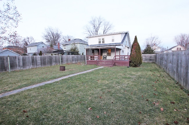 Building Photo - 228 Hedges St