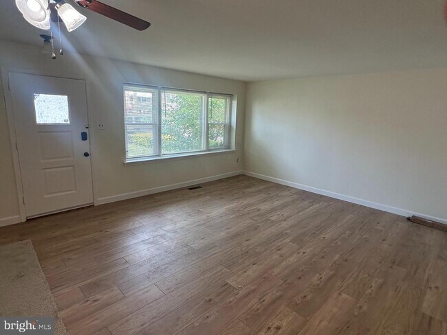 Building Photo - 2031 Beyer Ave