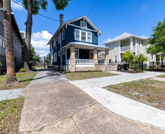 Foto del edificio - 1842 Hubbard St