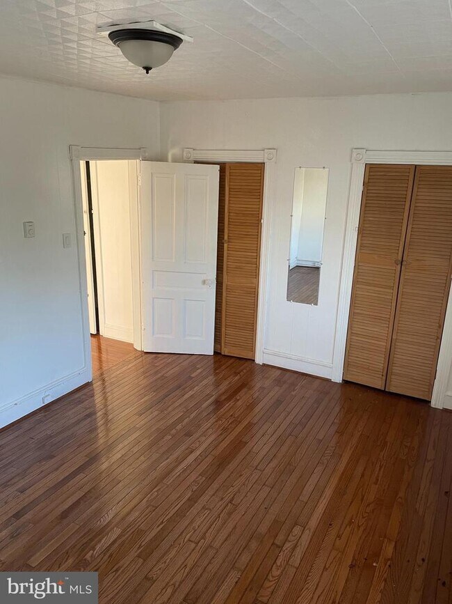 Building Photo - 408 S 45th St