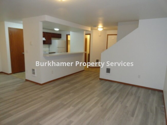 Building Photo - 1303 S Montesano St