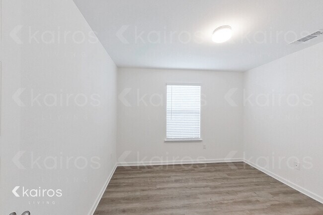 Foto del edificio - 11421 Camden Court Cir.