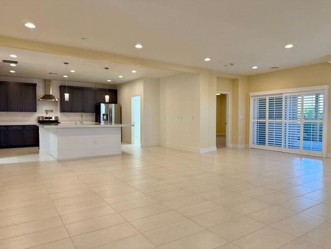 Building Photo - Stunning Inside and Out