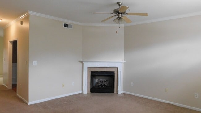 Building Photo - 206 Park Village Cir