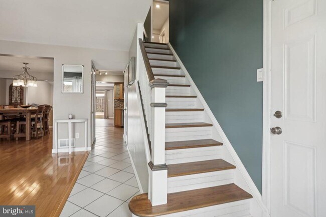 Building Photo - 3235 Independence Ct