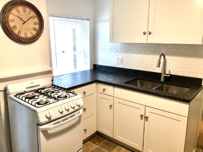 Primary Photo - 43 Caledonia Rd