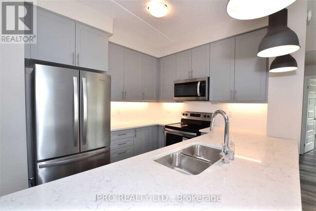 Building Photo - 610-610 Farmstead Dr