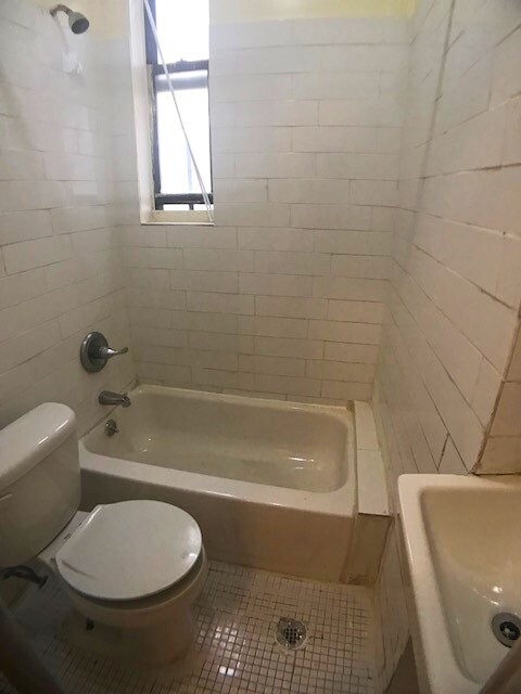 Building Photo - 2394 Belmont Ave