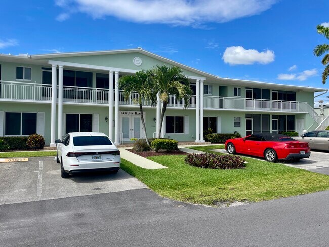Foto del edificio - 2100 NE 38th St