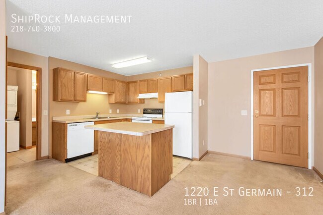 Foto del edificio - 1220 E St Germain St