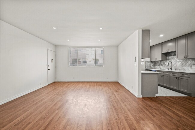 Foto del edificio - 617 N Sweetzer Ave. West Hollywood, CA 90048
