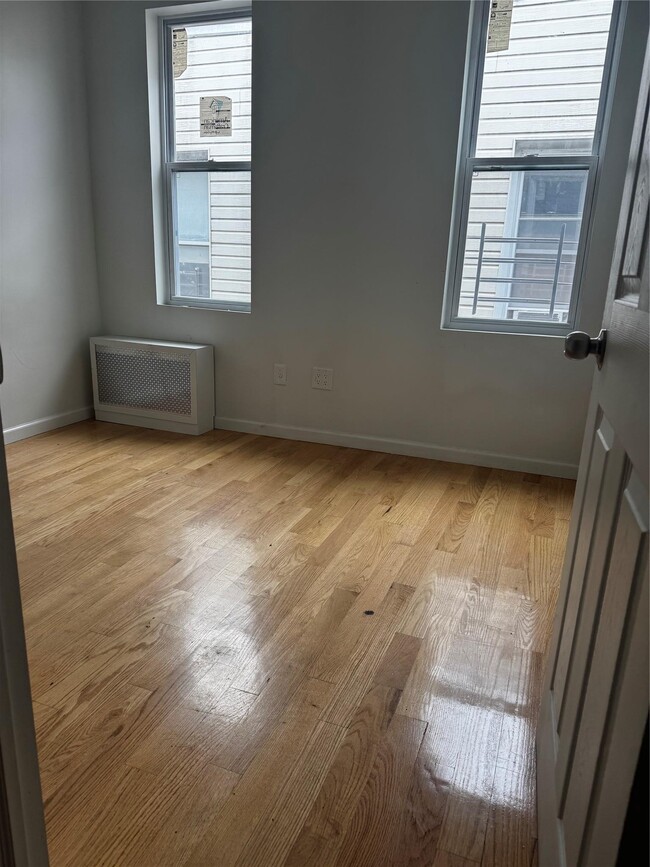 Building Photo - 1249 Bronx River Ave