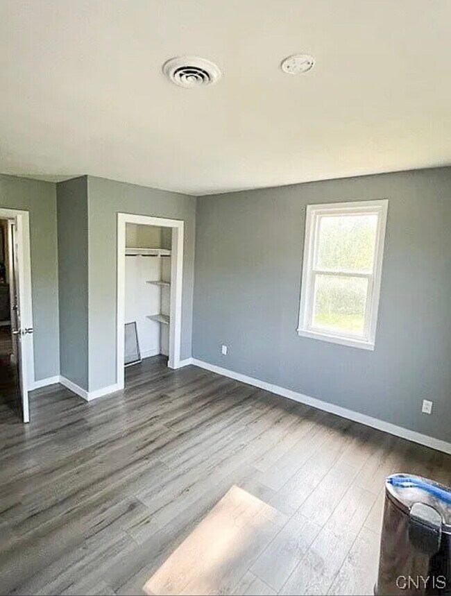 Foto del edificio - 110 N Main St